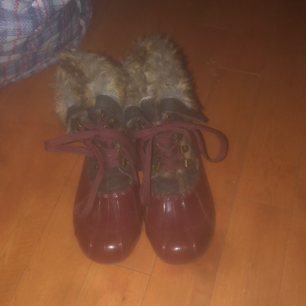 Snow boots
